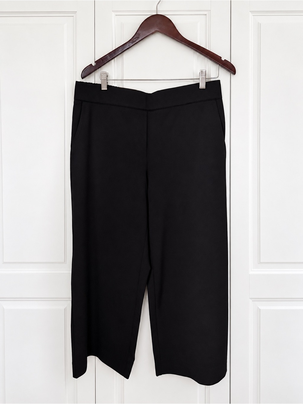 Denver Hayes women’s Mid-Rise Wide Leg Crop pants, black, size L, NWT